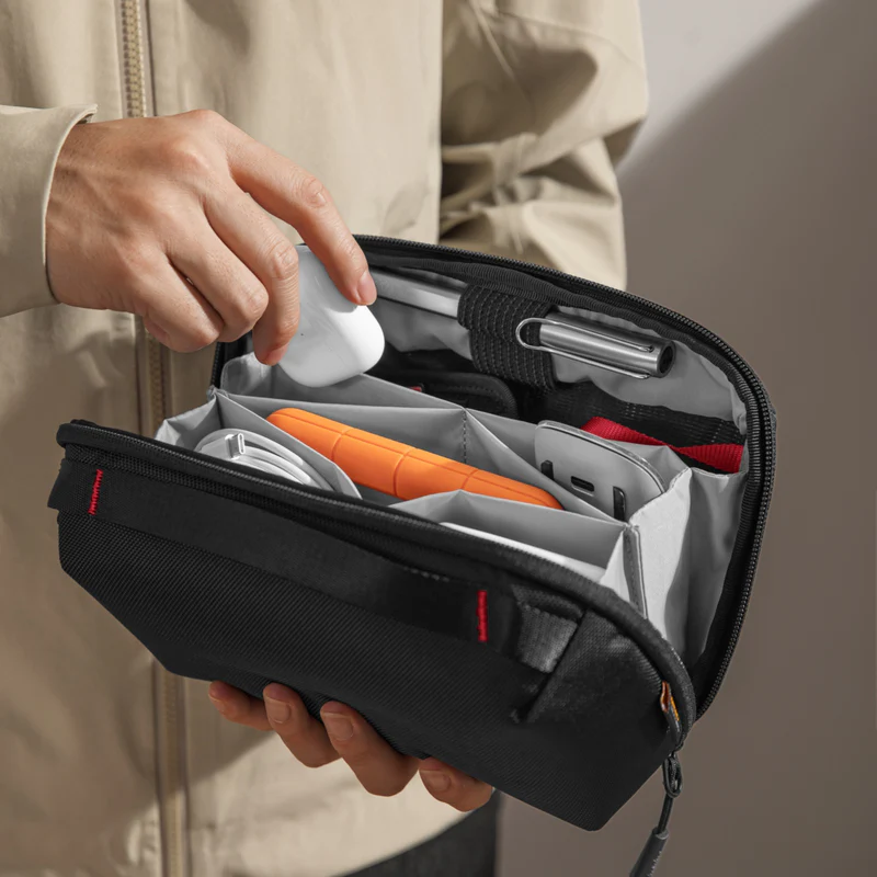 Túi đựng phụ kiện Navigator T13 M của Tomtoc Việt Nam