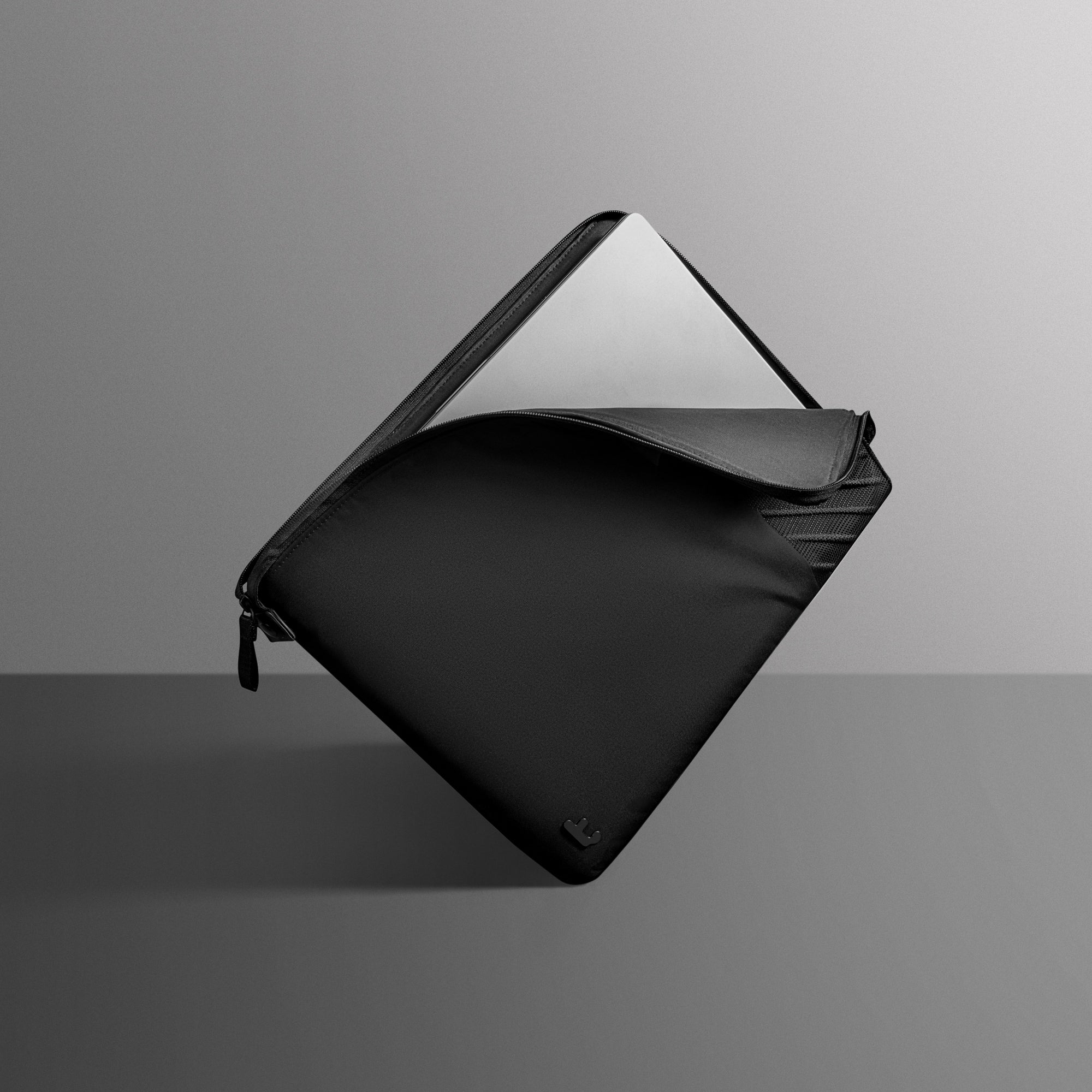 tui-chong-soc-macbook-tomtoc-voyage-a10-premium-tomtoc-viet-nam-05