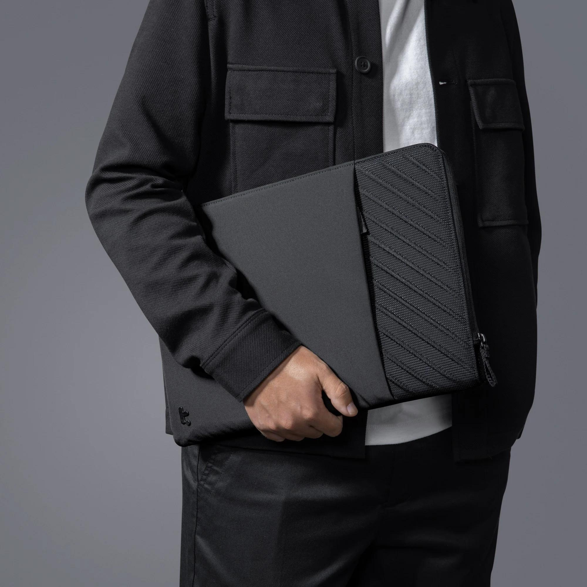 tui-chong-soc-macbook-tomtoc-voyage-a10-premium-tomtoc-viet-nam-122